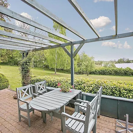 Feriehus Three-bedroom Holiday In Prasto *