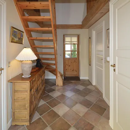 Feriehus Three-bedroom Holiday In Prasto *