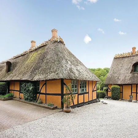 Three-bedroom Holiday In Prasto * Præstø