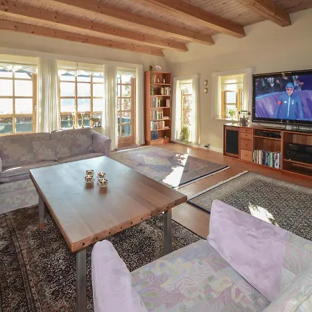 Feriehus Three-bedroom Holiday In Prasto *